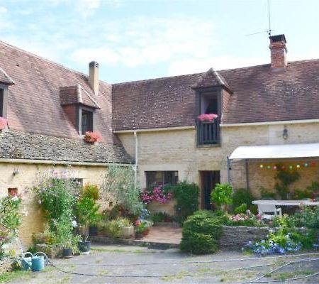 Halte Aux Places Marcillac-Saint-Quentin Экстерьер фото