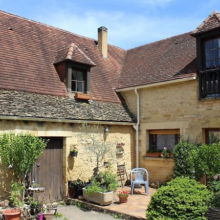 Halte Aux Places Marcillac-Saint-Quentin Экстерьер фото
