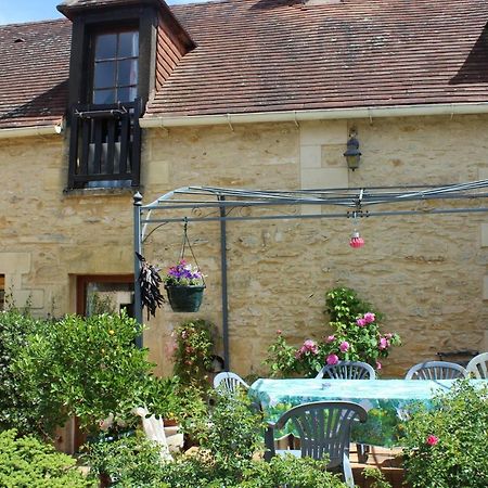 Halte Aux Places Marcillac-Saint-Quentin Экстерьер фото
