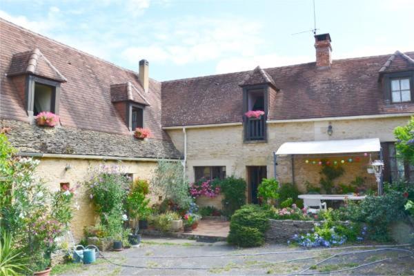 Halte Aux Places Marcillac-Saint-Quentin Экстерьер фото