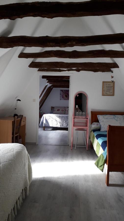 Halte Aux Places Marcillac-Saint-Quentin Экстерьер фото
