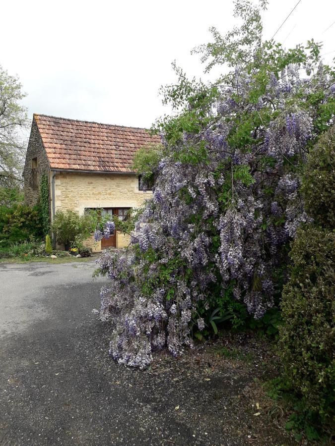 Halte Aux Places Marcillac-Saint-Quentin Экстерьер фото